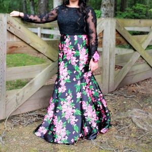 Ellie Wilde Prom Dress Size 14 (fits size 10)